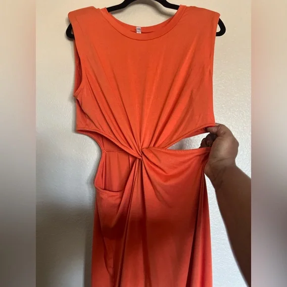 Prinbara Women’s side cut out maxi dress in Orange size Large - Picture 9 of 11